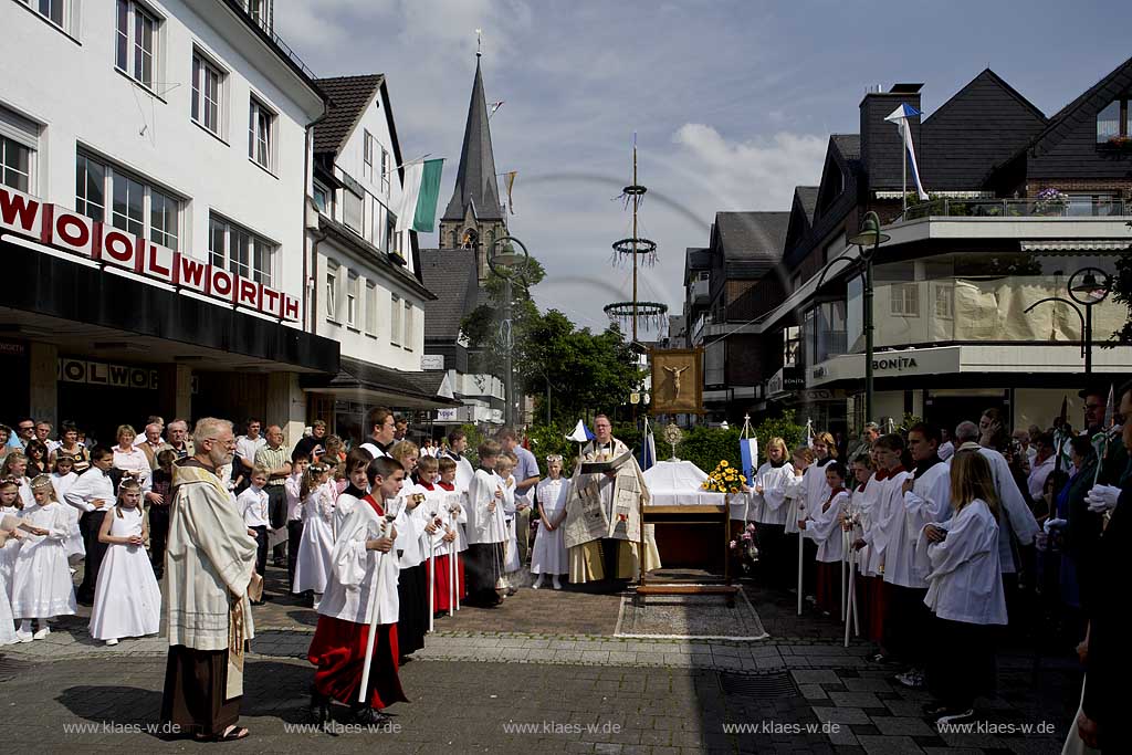 Sundern, Hochsauerlandkreis, Fronleinnam,  Prozession, Straengottesdienst, Sauerland