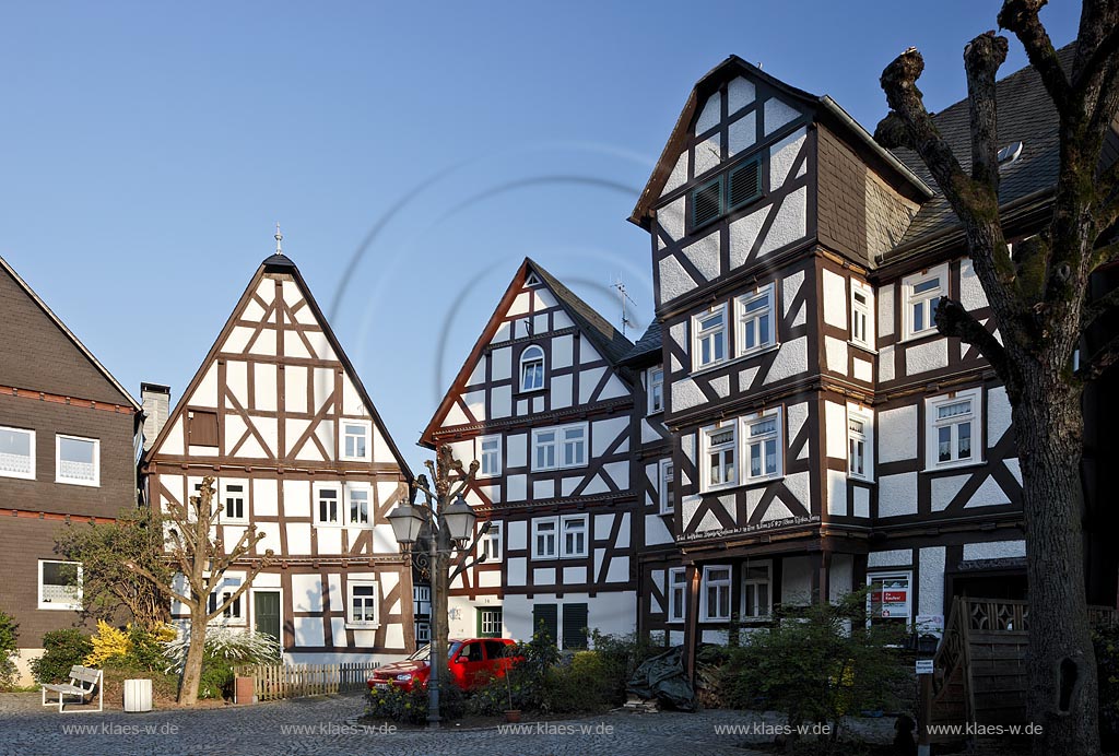 Bad Laasphe, historische Altstadt Fachwerkhaeuser am Kirchplatz; Bad Laasphe historical old town framework houses at chuchplace