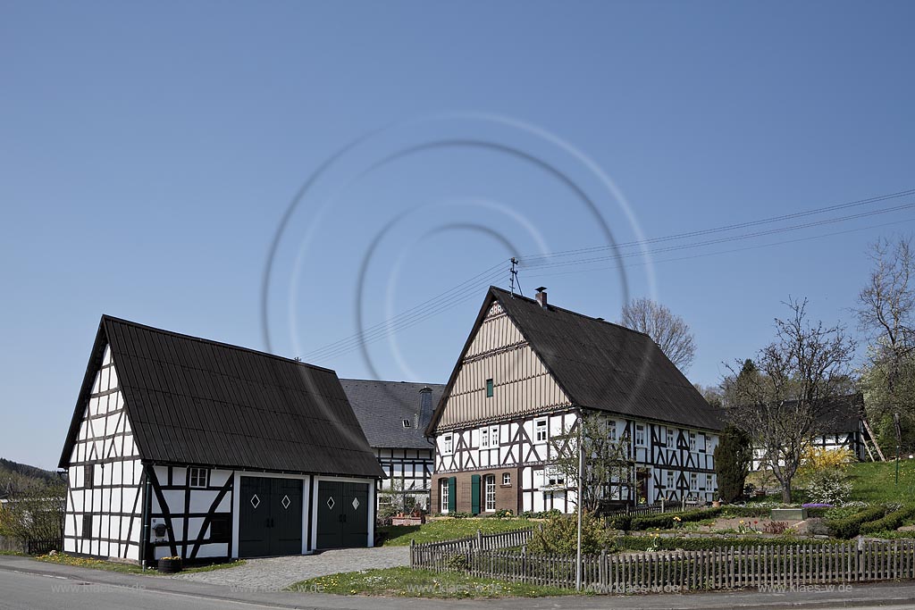Hilchenbach Oechelhausen, Fachwerk Bauernhaus, Bauernhof im Fruehling; Hilchenbach oechelhausen, half timbered framework farm house in springtime