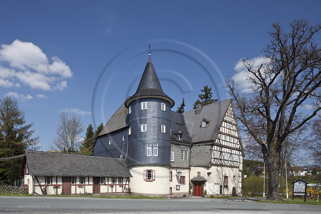 Kreuztal Junkernhees, SchlossJunkernhess im Fruehling; Kreuztal Junkernhess, castle Junkernhees in springtime