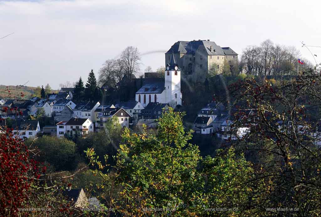 Westerburg, Westerwaldkreis, Westerwald, Blick auf Schloss und Ort