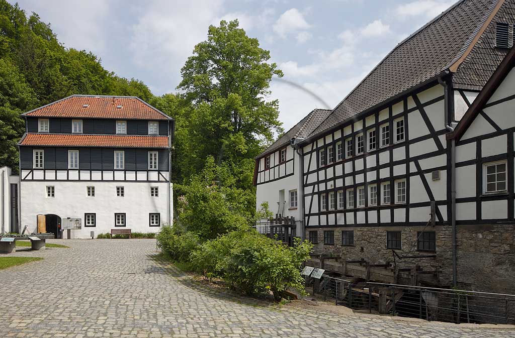 Bergisch Gladbach LVR Industriemuseum Papiermuehle Alte Dombach, Ensemble mit Haus 4 links und 3 Papiermuehle rechts; Rhineland Industrial Museum The Old Dombach paper Mill