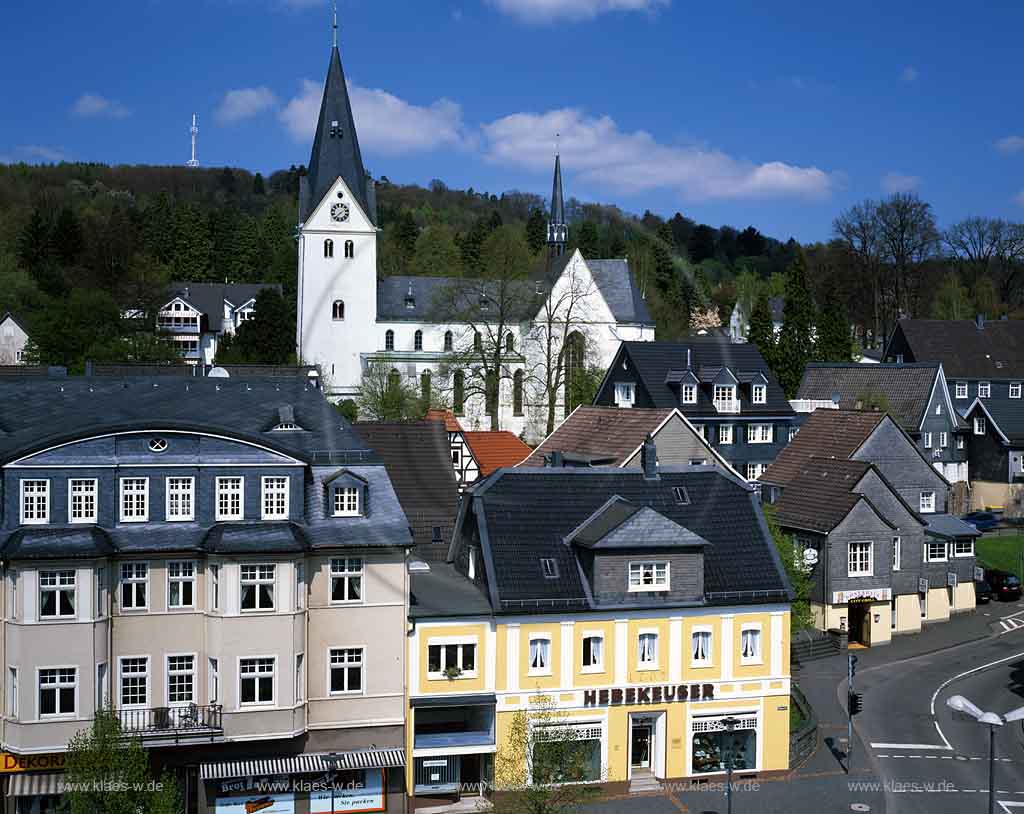Gummersbach, Oberbergischer Kreis, Bergisches Land, Blick auf Ortskern mit Sicht auf Kirche