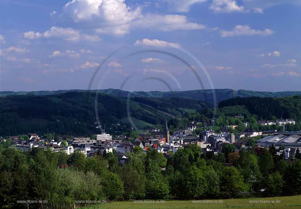 Gummersbach, Oberbergischer Kreis, Bergisches Land, Blick auf Stadt und Landschaft