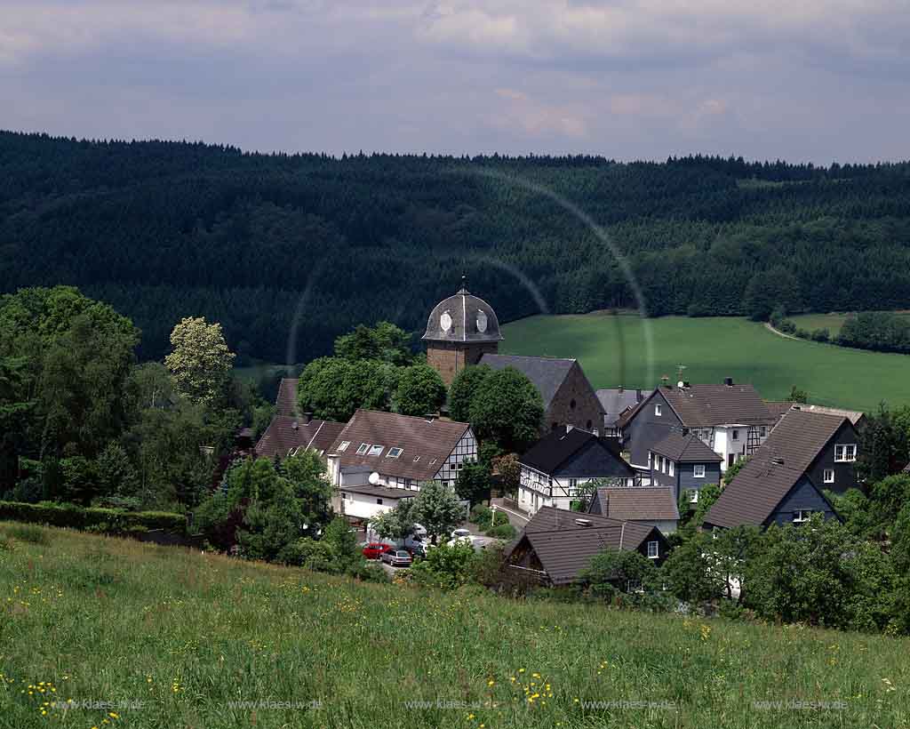 Huelsenbusch, Hülsenbusch, Gummersbach, Oberbergischer Kreis, Bergisches Land, Blick auf Ort und Landschaft
