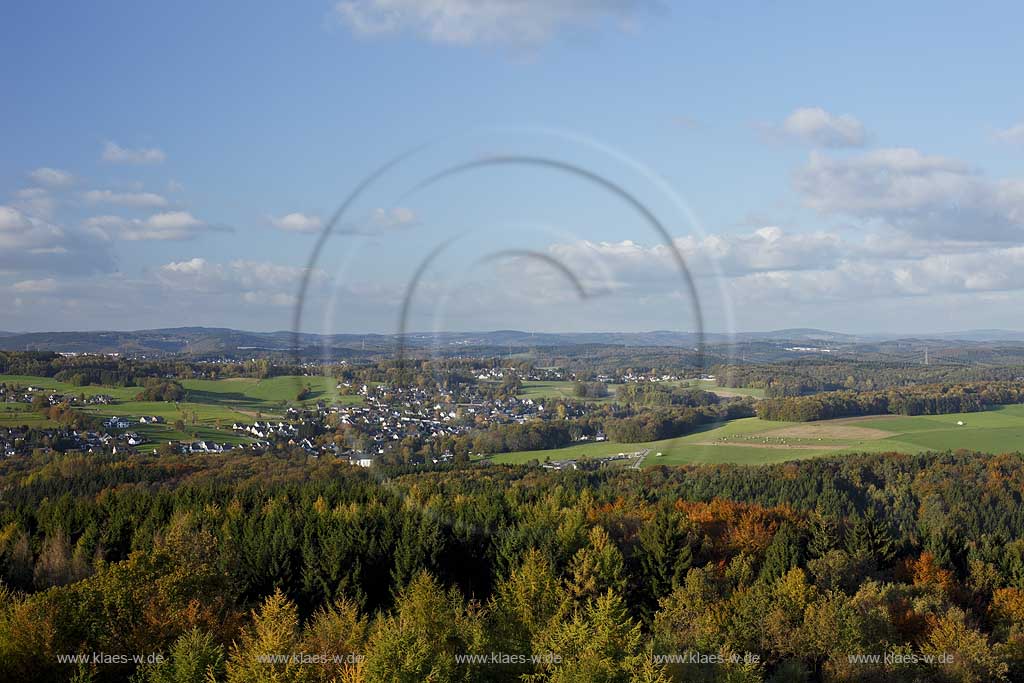 Nuembrecht, Blick vom Aussichtsturm ueber dasOberbergische Land, Herbstlandschaft; Nuembrecht view from the look out over Oberberg aerea landscape in autumn
