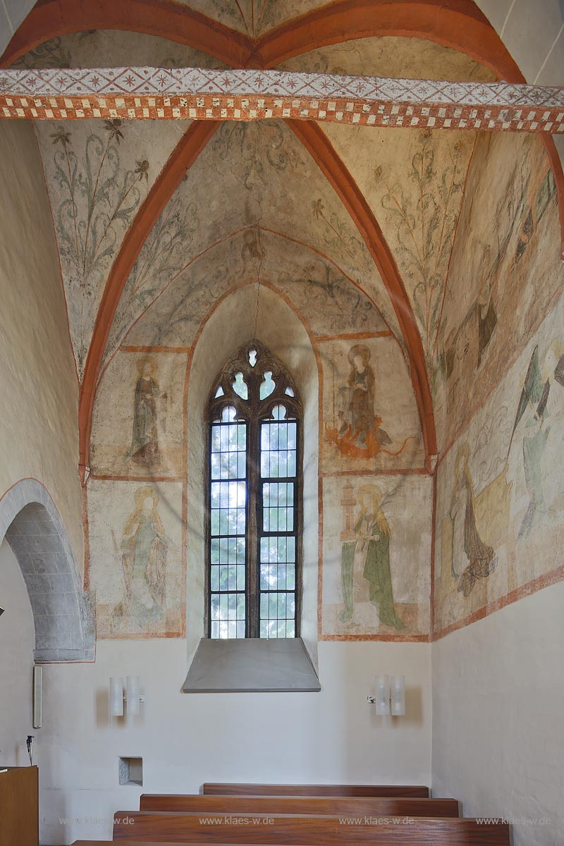 Nuembrecht Marienberghausen, Bunte Kerke, Fresken im noerdlichen Seitenschif; Nuembrecht Marienberghausen, church Bunte Kerke, frescos in the northern  aisle.