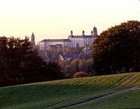 Bensberg, Bergisch Gladbach, Rheinisch-Bergischer Kreis, Blick auf Schloss Bensberg und Landschaft, Grand Hotel, Joachim Wissler