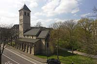 Bilck, Düsseldorf, Duesseldorf, Niederrhein, Bergisches Land, Blick auf Kirche Alt Sankt Martin 