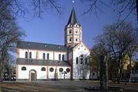 Düsseldorf, Gerresheim, Basilika St. Margareta, Herbststimmung, Gerricusplatz,  Brunnen