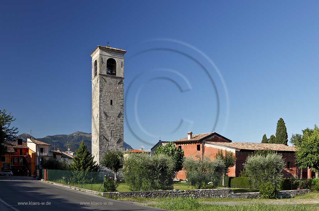Manerba del Garda, Pieve Veccia, Pfarrkirche Chiesa Santa Maria; Manerba del Garda, Pieve Veccia, parish church St. Maria.