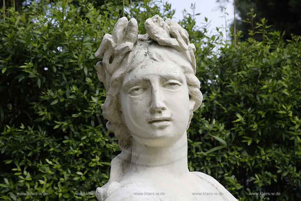 Collodi, Blick auf Statue im Barockgarten, Toskana, Tuscany