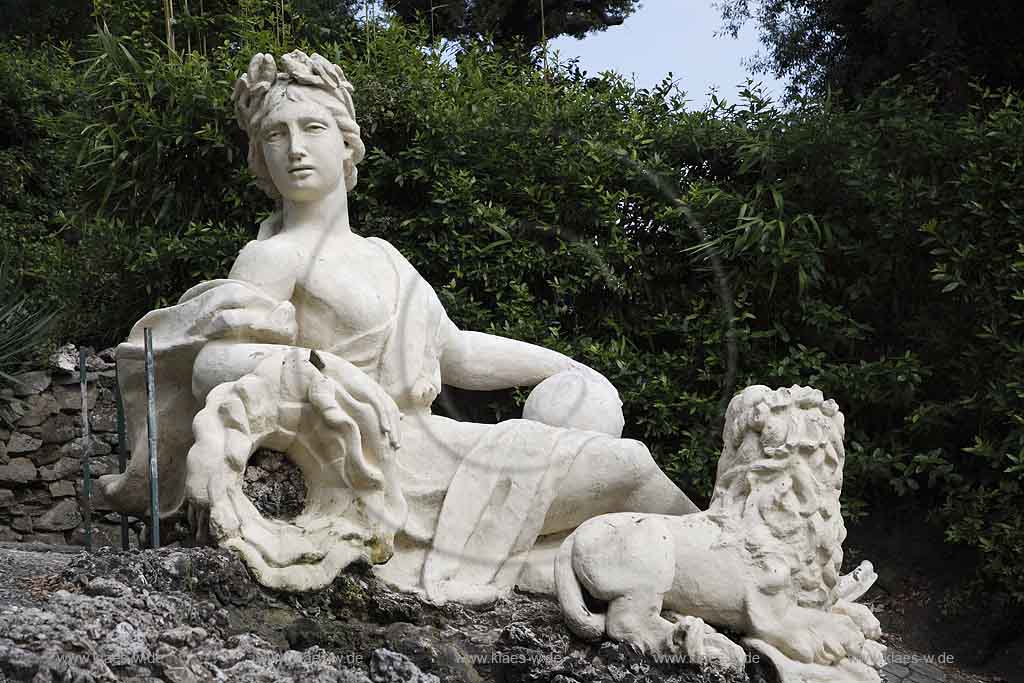 Collodi, Blick auf Statue im Barockgarten, Toskana, Tuscany