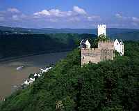 Kamp-Bornhofen, Rhein-Lahn-Kreis, Mittelrhein, die feindlichen Brder, Brueder, Blick auf Burg Sterrenberg, Rhein und Landschaft