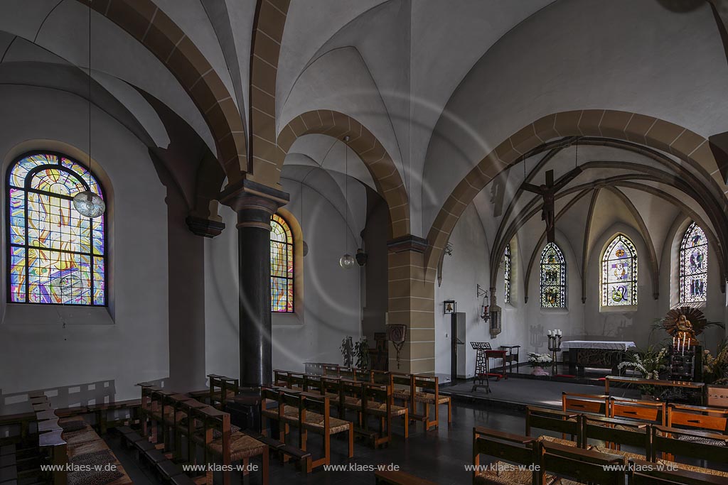 Meerbusch Buederich, Niederdonk, Gnadenkapelle Maria in der Not, Innenansicht; Meerbusch Buederich, Niederdonk, chapel Gnadenkapelle Maria in der Not, interior view.