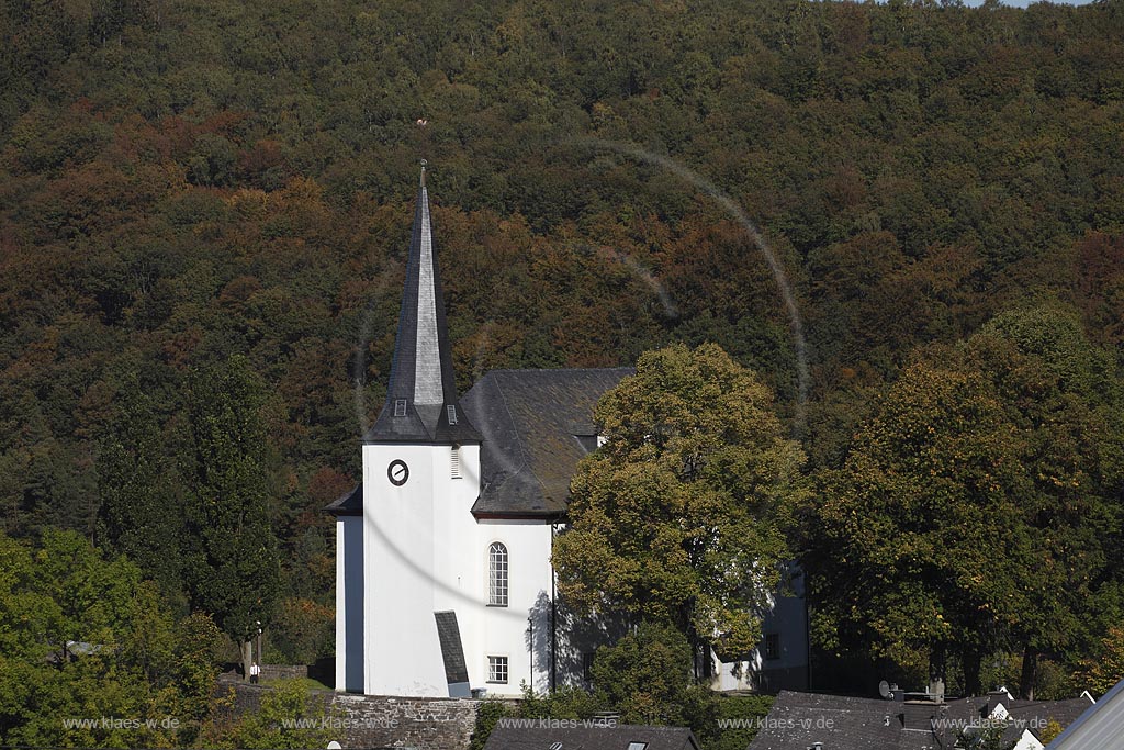 Burbach, Blick zur katholischen Pfarrkirche St Margaretha; Burbach, view to the catholic church St. Margaretha.
