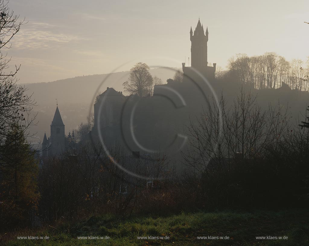 Dillenburg, Blick zum Wilhelmsturm im Morgenlicht, Morgenstimmung,  Lahn-Dill-Kreis, Hessen, Westerwald