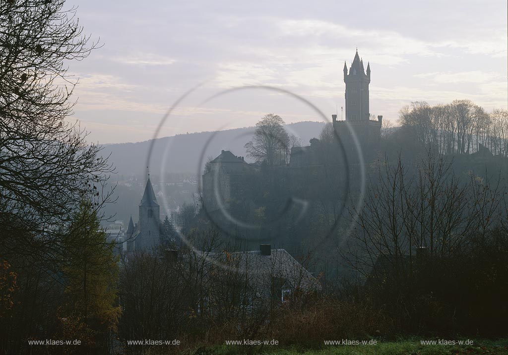 Dillenburg, Blick zum Wilhelmsturm im Morgenlicht, Morgenstimmung,  Lahn-Dill-Kreis, Hessen, Westerwald