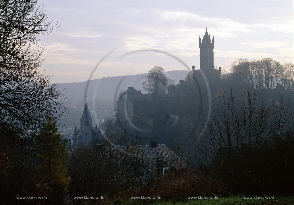 Dillenburg, Blick zum Wilhelmsturm im Morgenlicht, Morgenstimmung,  Lahn-Dill-Kreis, Hessen, Westerwald